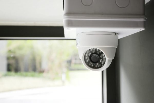 Camera quan sát dome giá rẻ được sử dụng trong nhà tại Quận 10